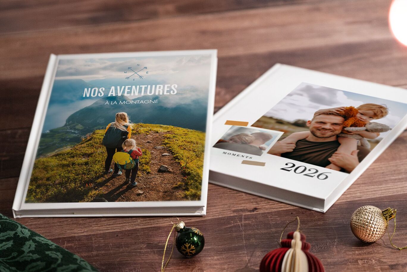 Livre photo fermé avec couverture illustrée d’un paysage coloré et tranche blanche épaisse